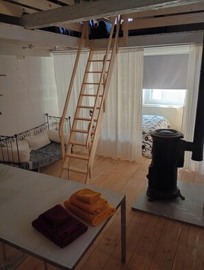 6 chambres, bureau, lit parapluie, Wi-Fi gratuit