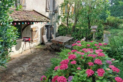 Getaway in the Jura - calm, nature & conviviality gîte for 6 to 8 people