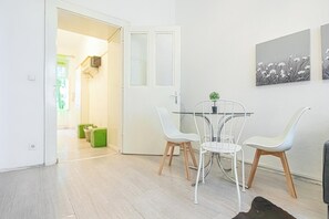 Basic Apartment | Dining - Budget 1BR Near Belvedere Palace (Vienna)