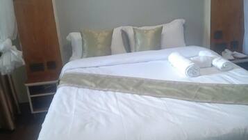 Phòng đơn Deluxe | Truy cập Internet không dây miễn phí, bộ trải giường