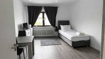 Comfort-Apartment, Stadtblick | Bügeleisen/Bügelbrett, kostenloses WLAN