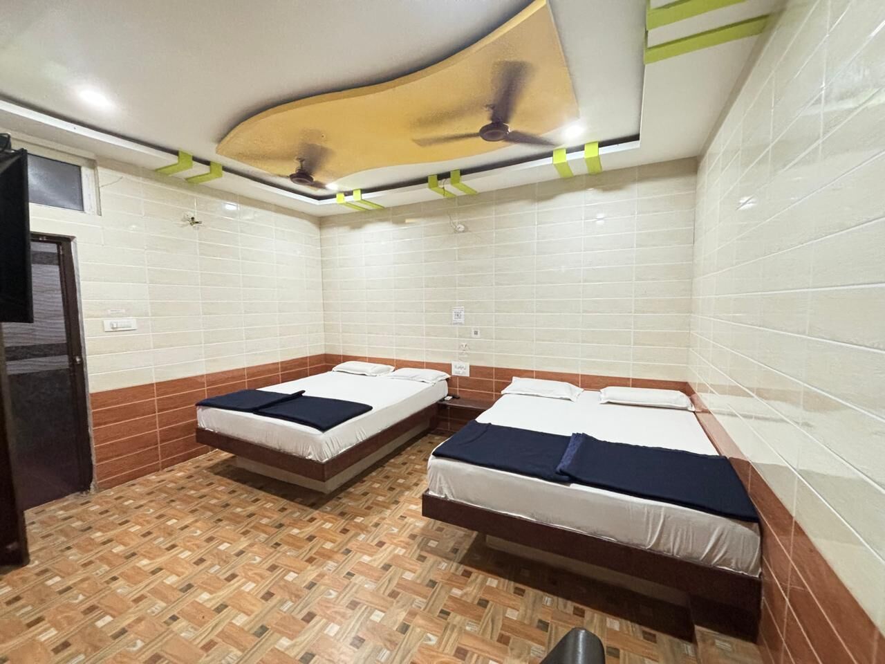 Firemannsrom – deluxe, aircondition | Wi-fi (mot et tillegg) og sengetøy