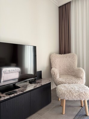 Living area - One bedroom apartment with direct access to swimming pool - Lustica Centrale (Radovići)