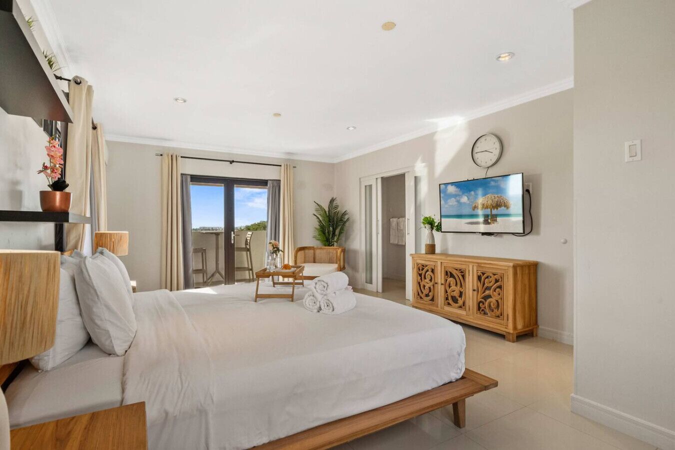 3 bedrooms, desk, iron/ironing board, free WiFi