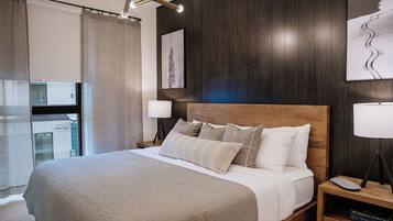 3 slaapkamers, een strijkplank/strijkijzer, gratis wifi, beddengoed