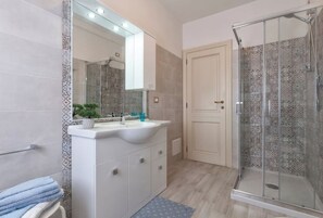 Shower, bidet - Panoramic Penthouse "Sea Nugget" (Alghero)