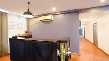 Deluxe Single Room, City View | Lobby