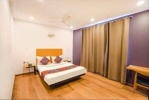 مكتب ومساحة عمل للكمبيوتر المحمول وواي فاي مجانًا