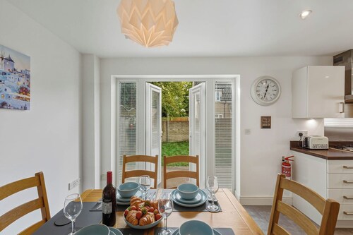 3BR Home | Garden | Near Hospital | Pet Friendly