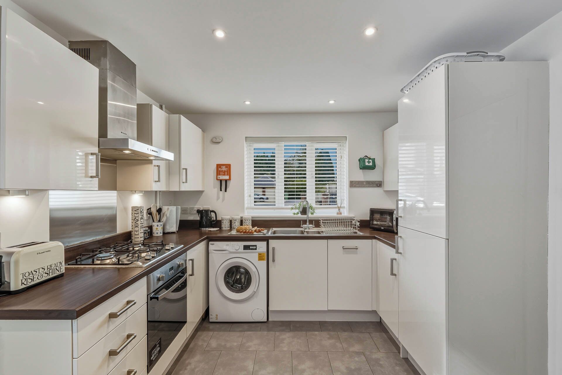 Fridge, microwave, oven, dishwasher