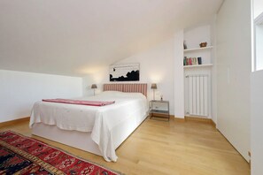 1 bedroom, iron/ironing board, WiFi, bed sheets - Loft in Ponte Milvio with terrace (Roma)