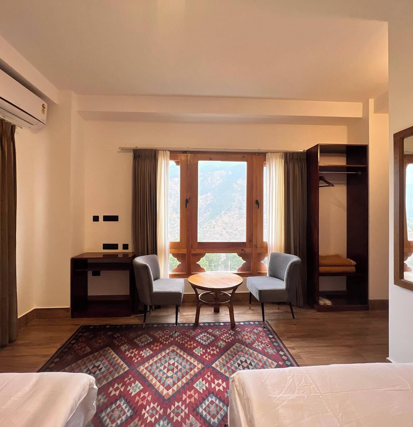 Luxury Suite, River View | Free WiFi