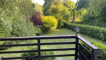 House | Pemandangan dari hartanah