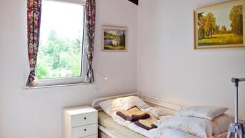 House | 2 bilik tidur, dilengkapkan perabot secara berasingan, cadar katil