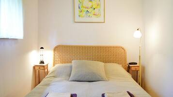 House | 2 bedrooms, individually furnished, bed sheets