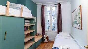 Apartment | 3 bedrooms, laptop workspace, iron/ironing board, bed sheets