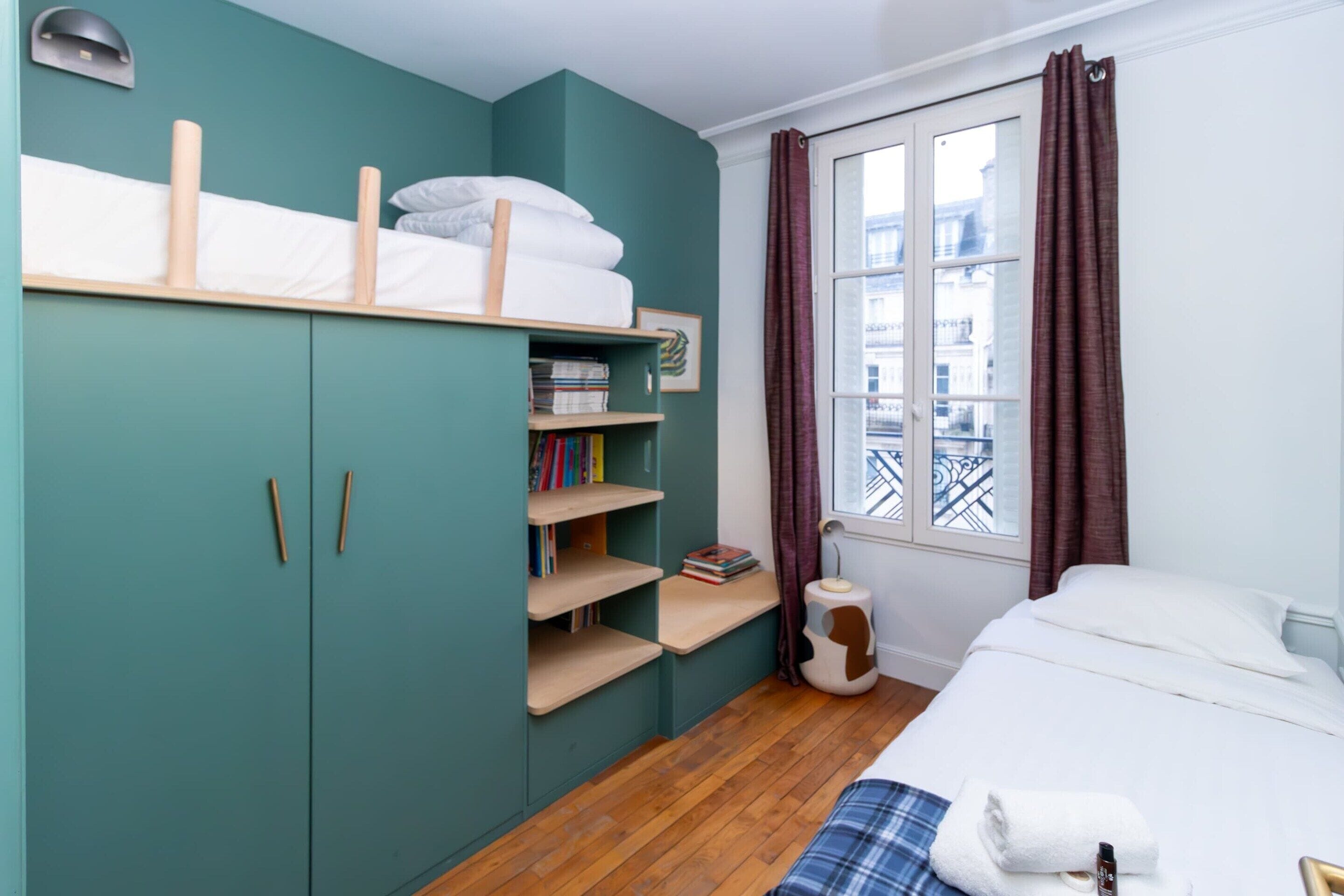 Apartment | 3 bedrooms, laptop workspace, iron/ironing board, bed sheets