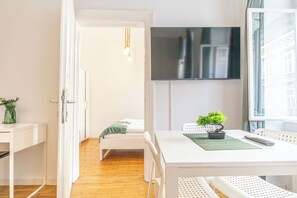 Basic Apartment | Iron/ironing board, free WiFi - Lovely 2BR Near Belvedere Palace (Vienna)