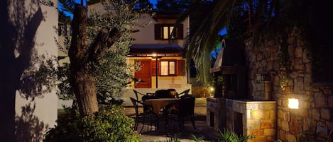 Casa, para fumadores | 8 habitaciones