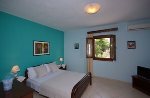 8 bedrooms - Kamelia Villas in Alonissos (Alonissos)