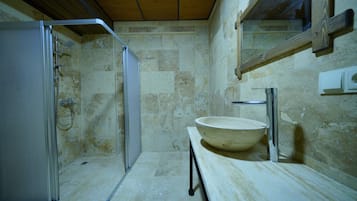 Luxury Suite | Bathroom