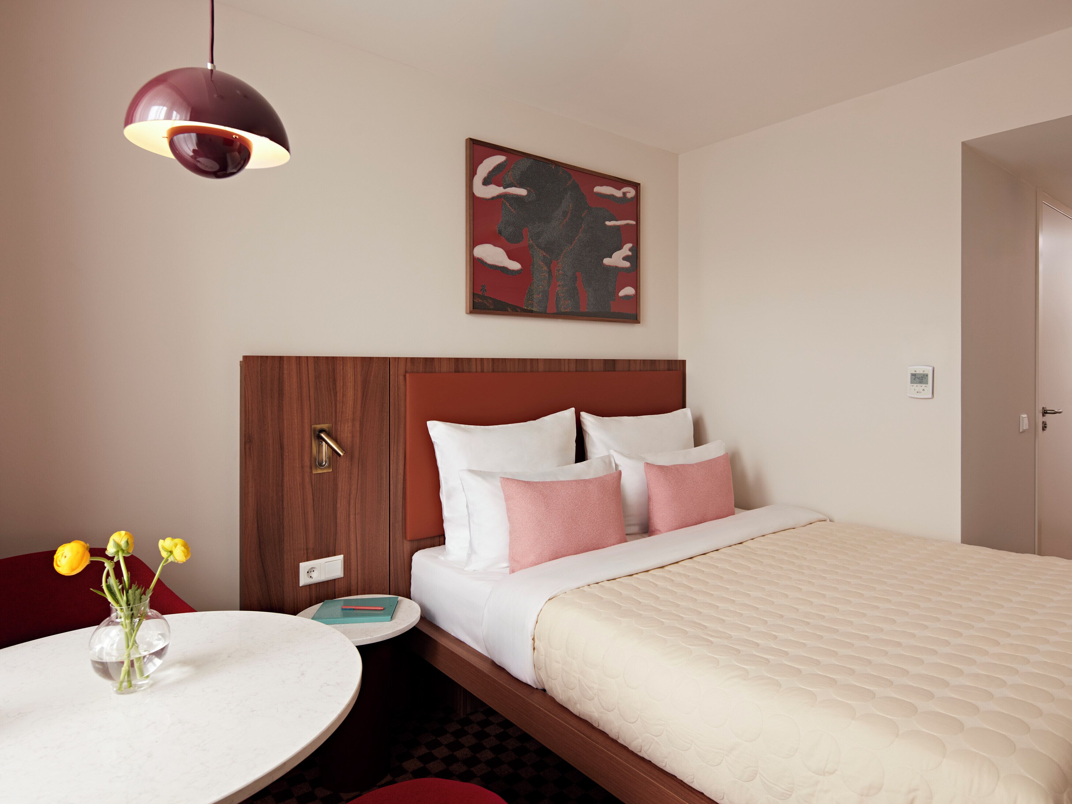  Large Double Room | In-room safe, iron/ironing board (on request), WiFi (free), bed sheets