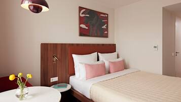 Large Double Room | In-room safe, iron/ironing board (on request), WiFi (free), bed sheets