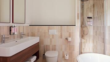 Studio with Bathtub | Bathroom