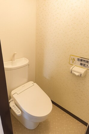 Quadruple Room, Non Smoking | Bathroom | Slippers - Osaka Nippori Tengachaya Guesthouse (Osaka-shi)