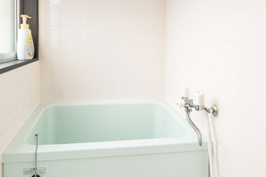 Quadruple Room, Non Smoking | Bathroom | Slippers - Osaka Nippori Tengachaya Guesthouse (Osaka-shi)