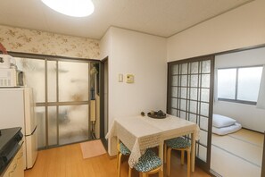 Quadruple Room, Non Smoking | Dining - Osaka Nippori Tengachaya Guesthouse (Osaka-shi)