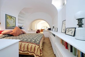 1 bedroom, WiFi, bed sheets - Pantheon apartment with private terrace (Roma)