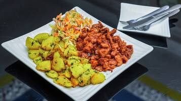 Tägliches inbegriffenes kontinentales Frühstück