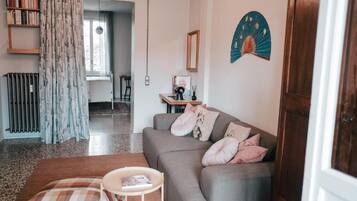 Apartment, Balcony, City View | Living area