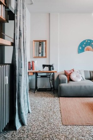 Appartement, balcon, vue ville | Intérieur