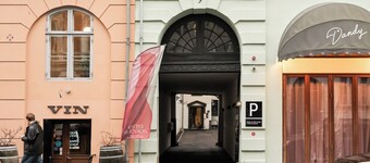 Queens Suites by Daniel&Jacob's