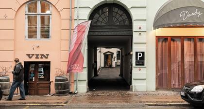 Queens Suites by Daniel&Jacob's