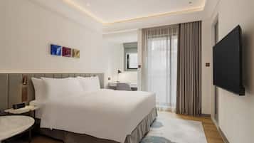 Basic Room | In-room safe, iron/ironing board