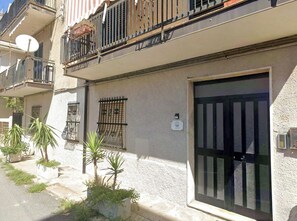 Front of property - GOCCE DI LUNA (San Lucido)