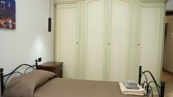 Standard-huoneisto, parveke, rantanäköala | Silitysrauta/-lauta