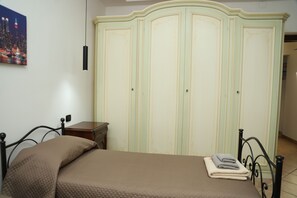 标准公寓, 阳台, 海滩景观 | 熨斗/熨衣板