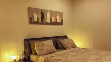 Appartement Familial, balcon, vue baie | Coffres-forts dans les chambres, décoration personnalisée