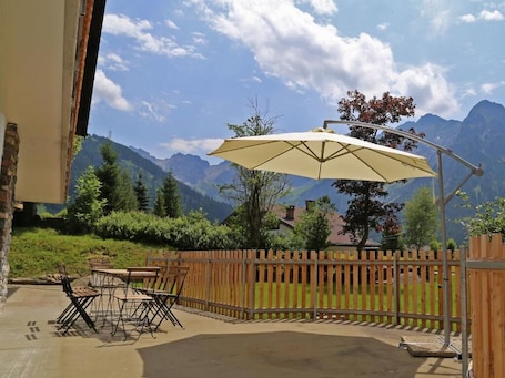 Restaurante al aire libre. Berghaus Anna Lisa