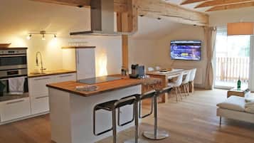 Familieleilighet, balkong, fjellutsikt | Eget kjøkken | Brødrister