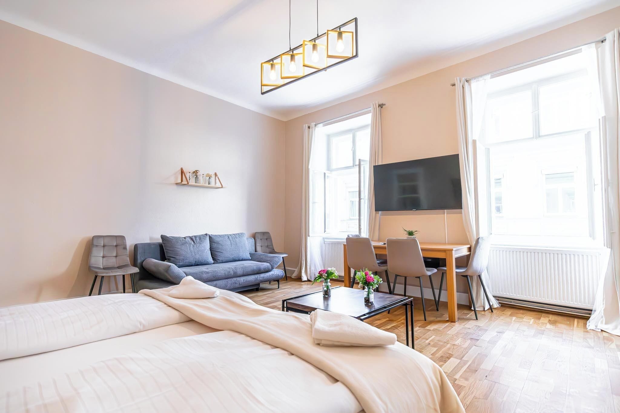 Departamento básico | Tabla de planchar con plancha y wifi gratis 