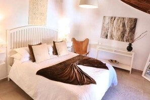 1 개의 침실, 무료 WiFi