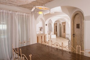 Dining - Stunning villa with breathtaking views (Porto Cervo)