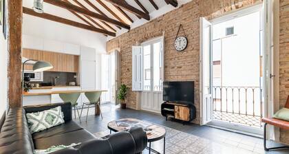 Elegant and bright apartment in the center