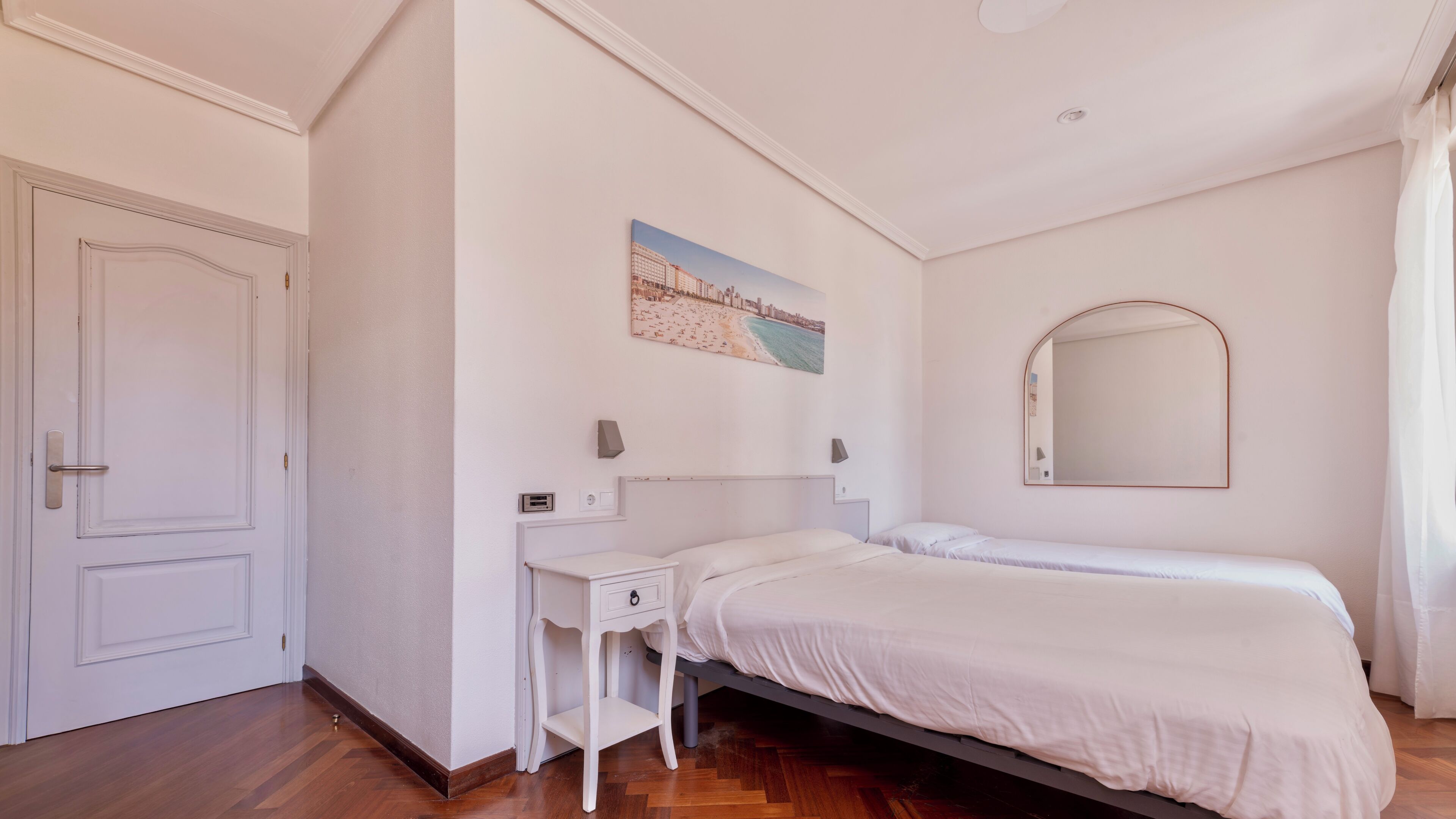 Basic Triple Room | Desk, free WiFi