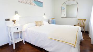 Double Room, City View | Desk, free WiFi